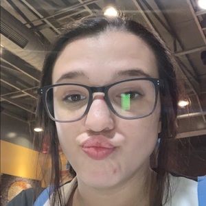 Meet your Posher, Lexi